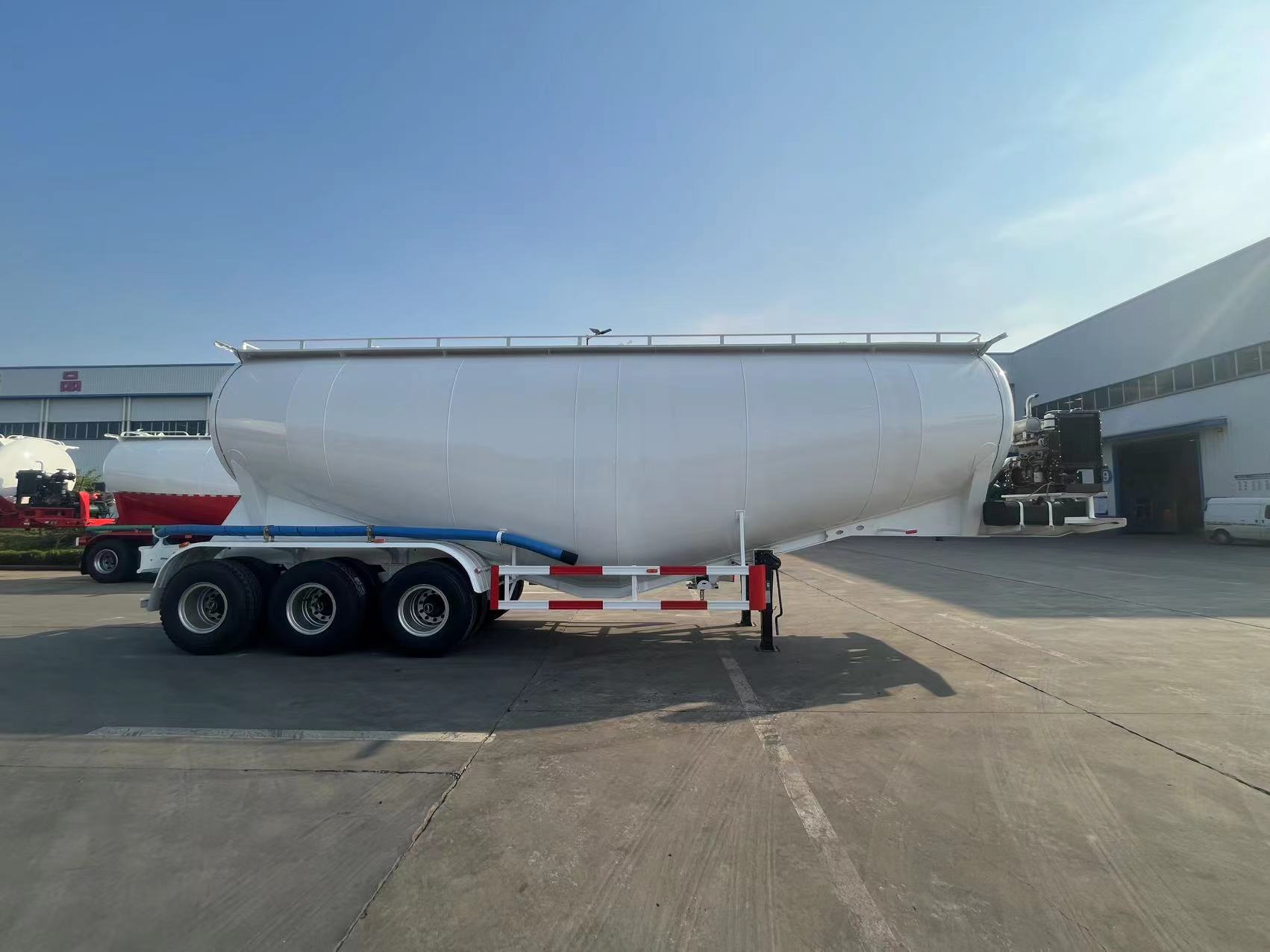 Derun Tri-Axle Cement Tank Semi Trailer буде відправлений до Габона